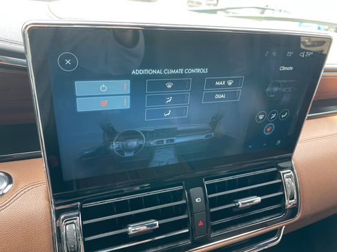 Used 2023 Lincoln Navigator Reserve AWD/4WD image 38