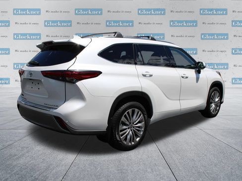 Used 2023 Toyota Highlander Platinum AWD/4WD image 6