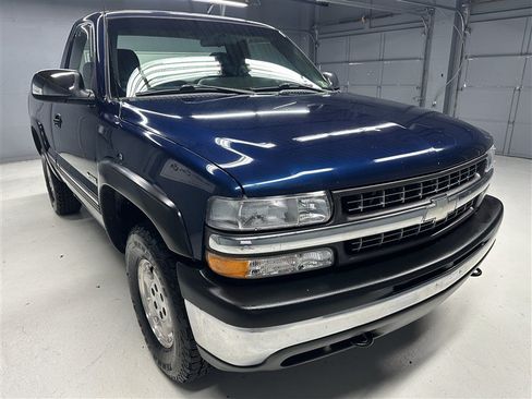 Used 2001 Chevrolet Silverado 1500 LS w/ Off-Road Chassis Pkg AWD/4WD image 8