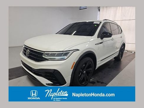 Used 2023 Volkswagen Tiguan SE R-Line FWD image 1