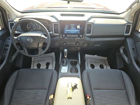 Used 2024 Nissan Frontier SV RWD image 10