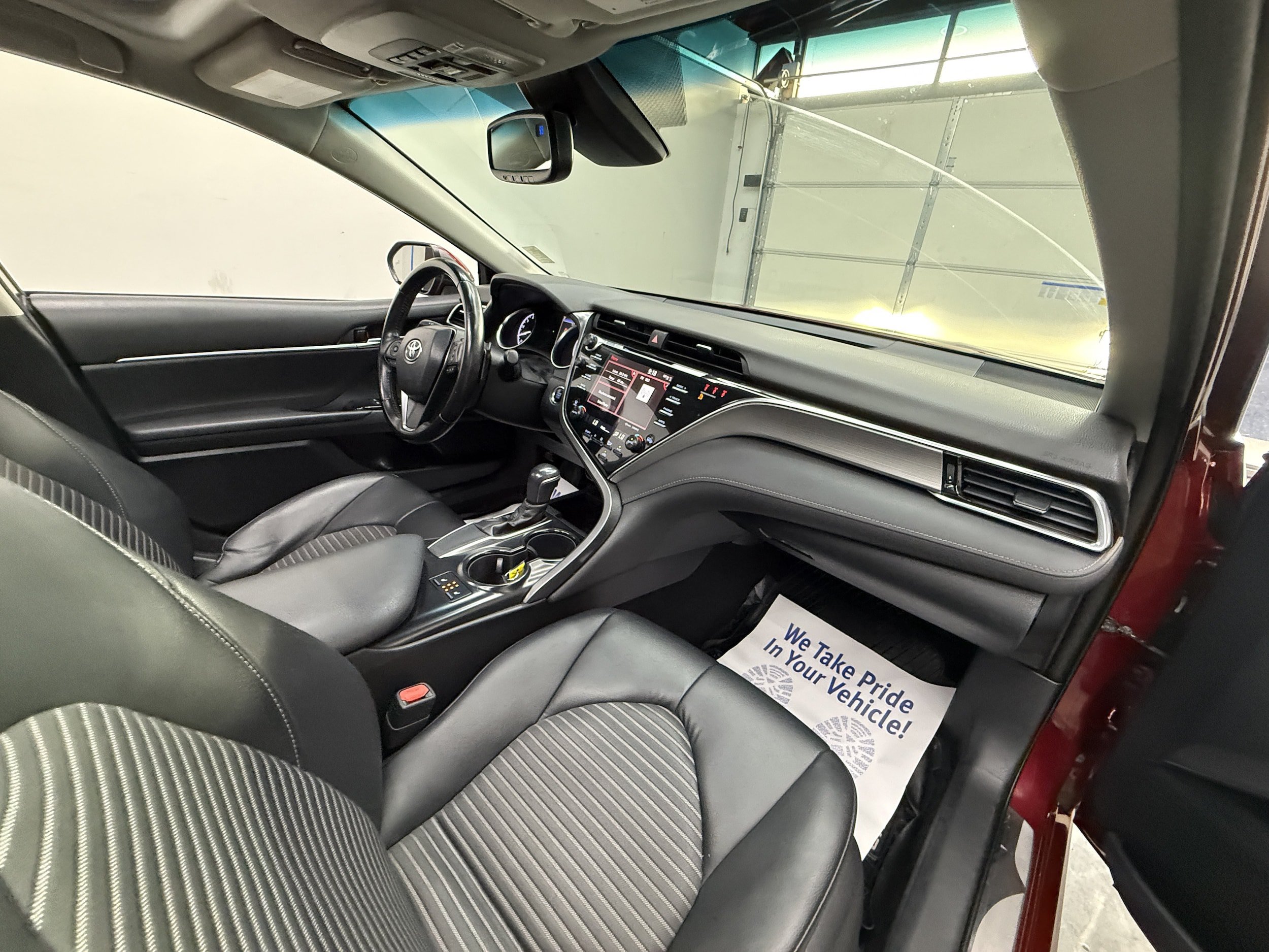 Used 2018 Toyota Camry FWD image 9