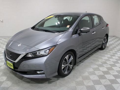 Used 2020 Nissan Leaf SV w/ SV Technology Package image 3