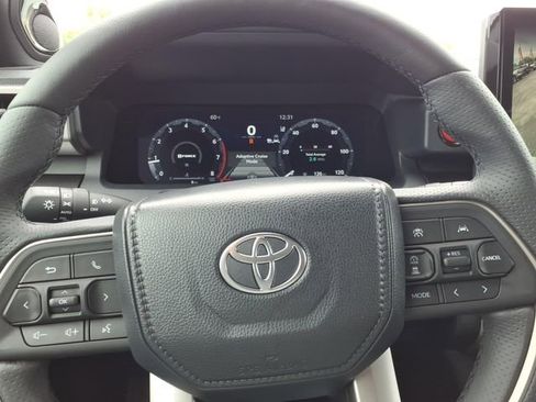 New 2026 Toyota 4Runner TRD Off-Road Premium AWD/4WD image 17
