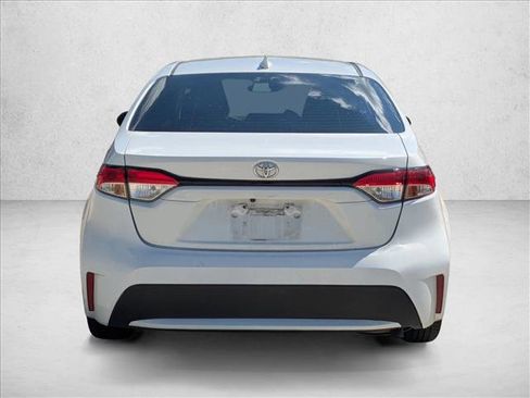 Used 2020 Toyota Corolla LE FWD image 6