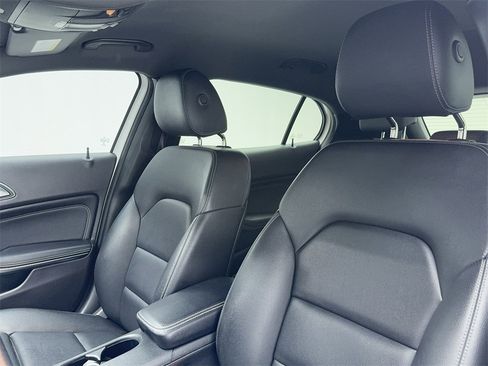 Used 2020 Mercedes-Benz GLA 250 image 34