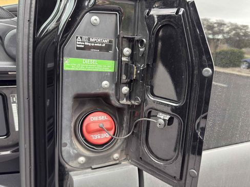 Used 2023 Mercedes-Benz Sprinter 2500 image 32