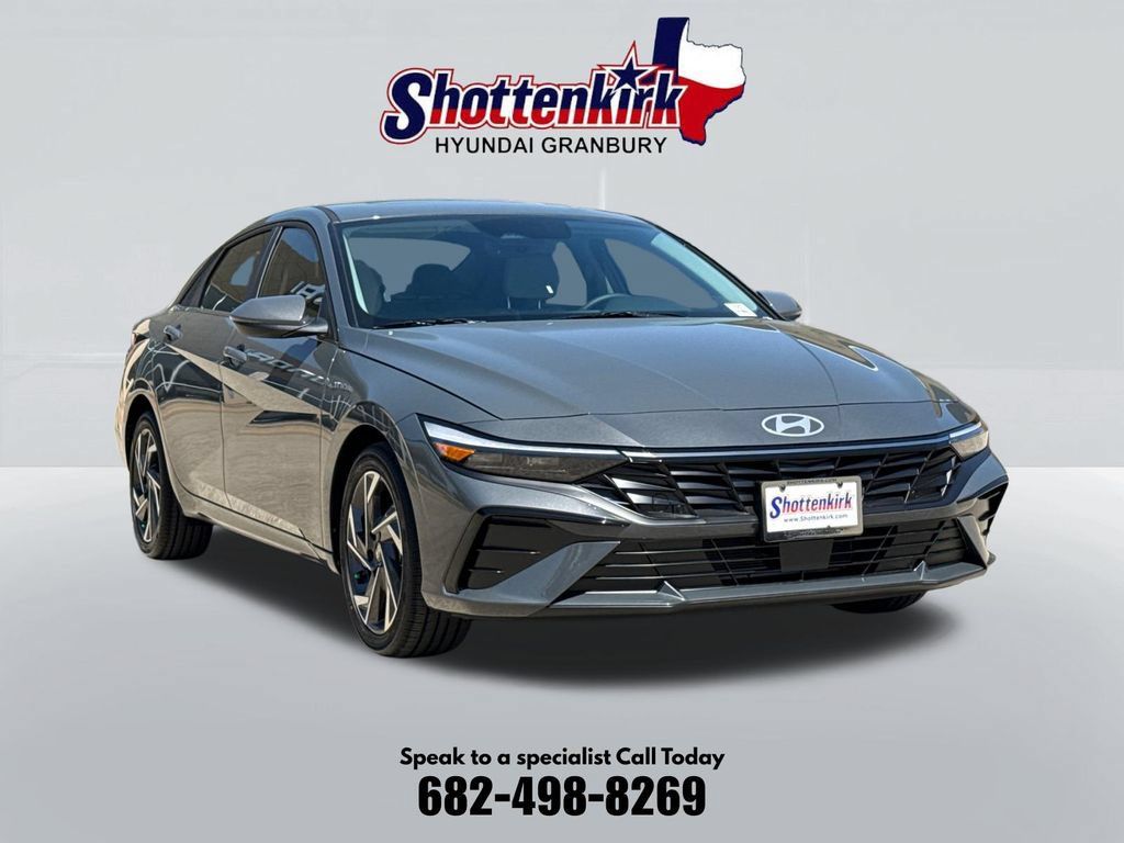 Used 2026 Hyundai Elantra Limited FWD image 3