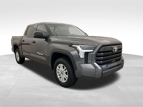 Used 2023 Toyota Tundra SR5 w/ SR5 Convenience Package AWD/4WD image 9