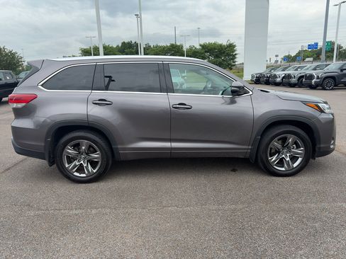 Used 2019 Toyota Highlander Limited Platinum AWD/4WD image 6
