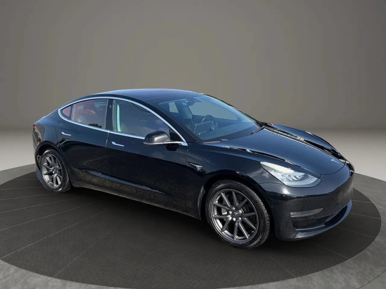 Used 2018 Tesla Model 3 Long Range RWD image 8