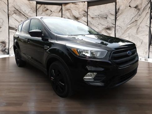 Used 2018 Ford Escape S FWD image 4