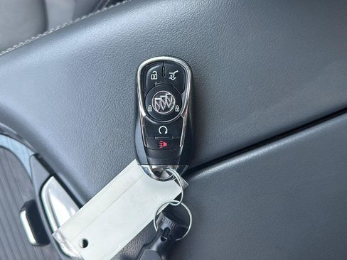 Used 2019 Buick Envision Essence FWD image 34