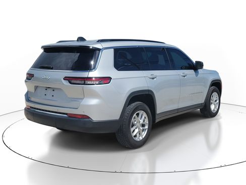 Used 2024 Jeep Grand Cherokee L Laredo w/ Luxury Tech Group I RWD image 6