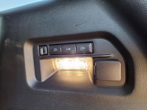 Used 2023 Ford Explorer Platinum w/ Technology Package image 33