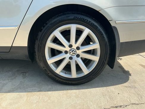 Used 2010 Volkswagen Passat Komfort FWD image 30
