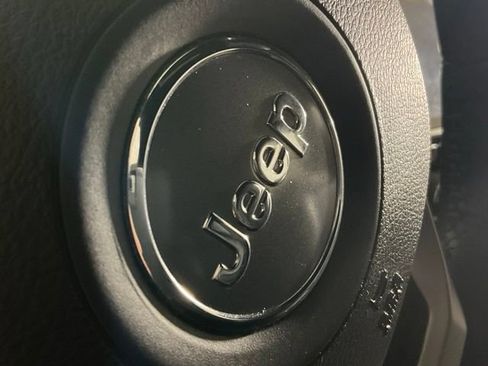 Used 2019 Jeep Grand Cherokee Limited AWD/4WD image 46