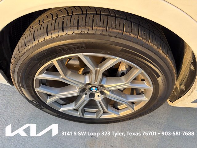 Used 2019 BMW X7 xDrive40i w/ Premium Package AWD/4WD image 4