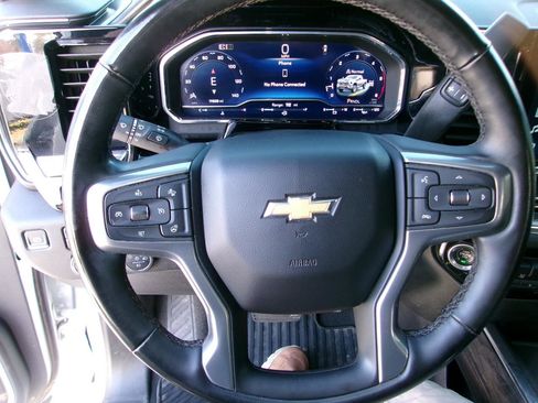 Used 2024 Chevrolet Silverado 2500 LTZ w/ LTZ Premium Package image 20