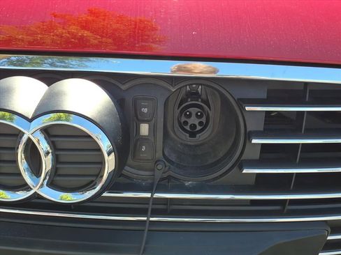 Used 2018 Audi A3 e-tron Premium Plus w/ Technology Package image 29