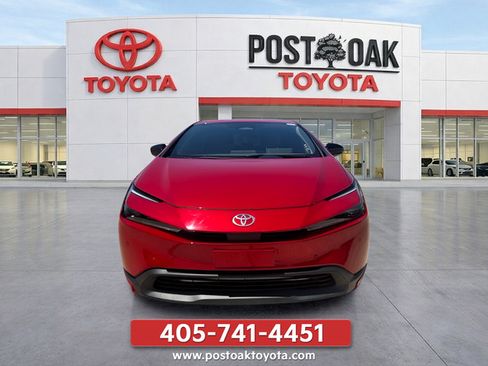 Used 2026 Toyota Prius LE FWD image 9