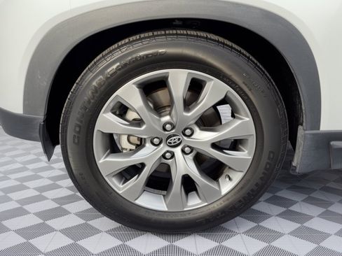Used 2024 Toyota Grand Highlander FWD image 13