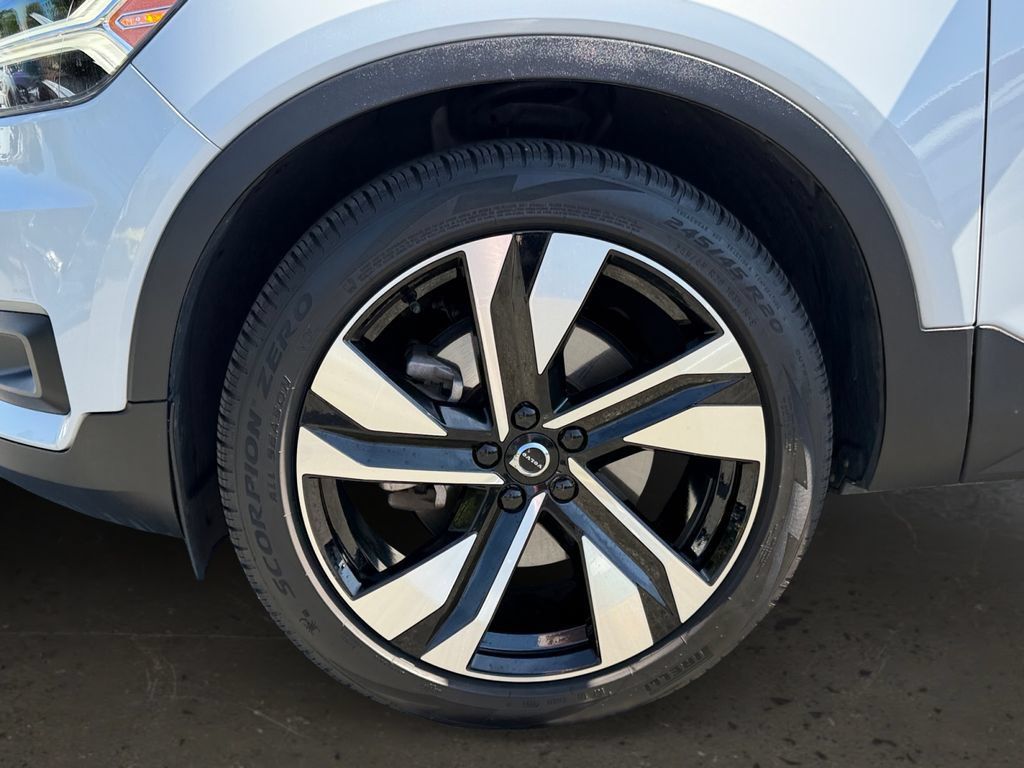 Used 2021 Volvo XC40 T5 Momentum AWD/4WD image 27