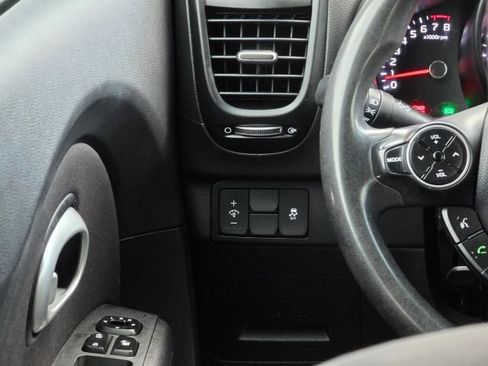 Used 2015 Kia Soul image 13