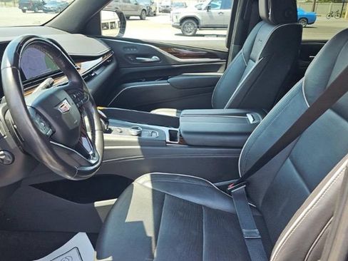 Used 2023 Cadillac Escalade Premium Luxury AWD/4WD image 4