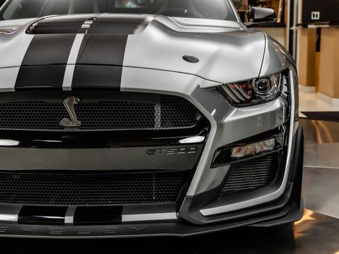 Used 2020 Ford Mustang Shelby GT500 w/ Carbon Fiber Track Pack RWD image 27