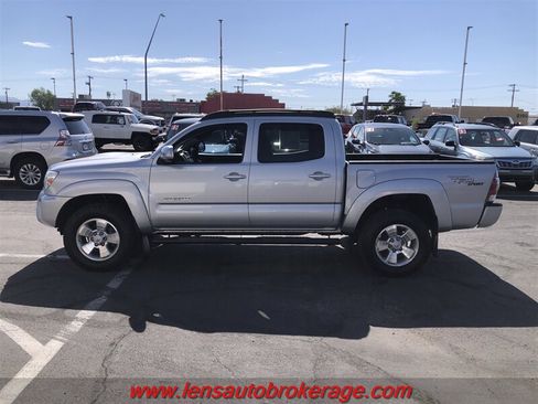 Used 2012 Toyota Tacoma 4x4 Double Cab w/ TRD Sport Pkg image 26