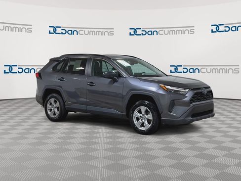 Used 2023 Toyota RAV4 LE AWD/4WD image 3