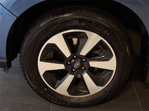 Used 2018 Subaru Forester 2.5i Premium w/ All-Weather Package image 8