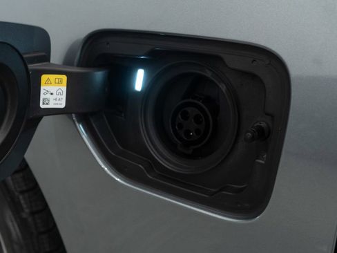 Used 2024 BMW 330e xDrive image 47