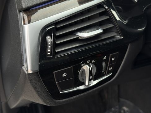 Used 2017 BMW 540i w/ Premium Package image 30