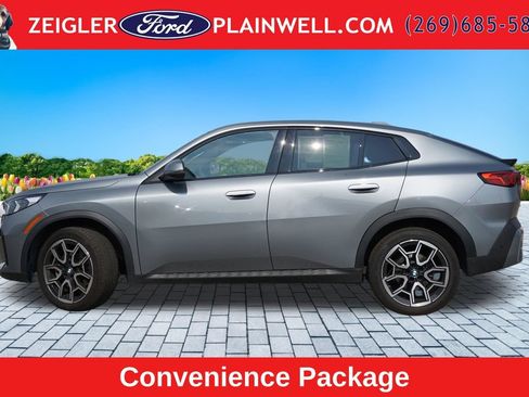 Used 2025 BMW X2 xDrive28i AWD/4WD image 2
