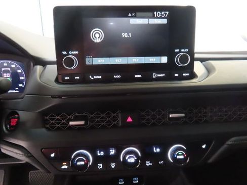 Certified 2025 Honda Accord SE image 25