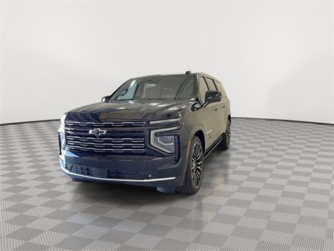 New 2026 Chevrolet Suburban High Country image 4