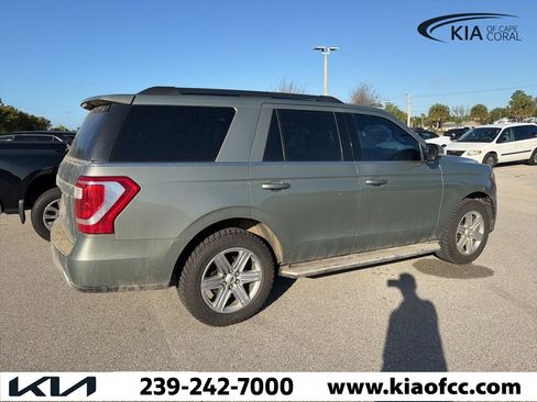 Used 2019 Ford Expedition XLT w/ Equipment Group 202A image 3