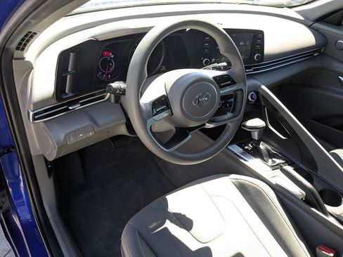 Certified 2023 Hyundai Elantra SEL image 16