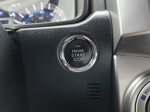 Used 2018 Toyota 4Runner Limited image 9