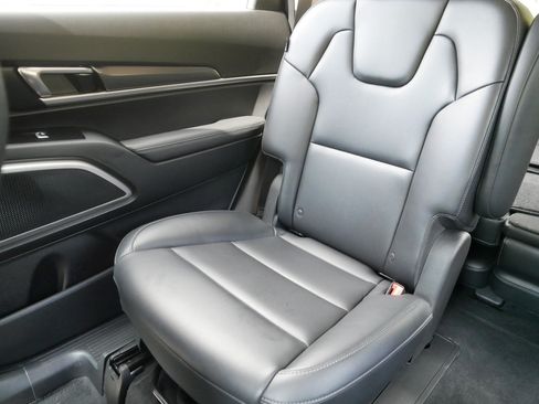 Certified 2024 Kia Telluride S w/ S Sunroof Package AWD/4WD image 12