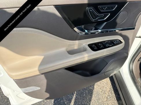 Certified 2023 Lincoln Corsair AWD w/ Equipment Group 101A image 13