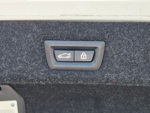 Used 2022 BMW 530i w/ M Sport Package RWD image 33
