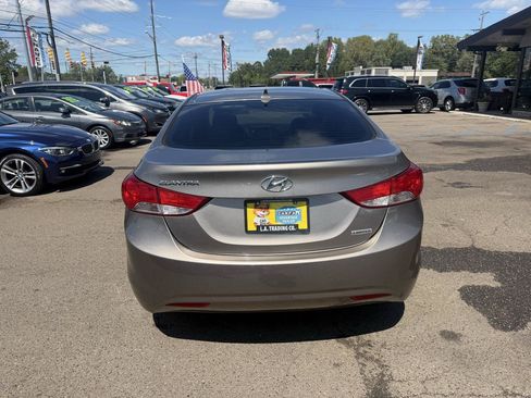 Used 2013 Hyundai Elantra Limited w/ Technology Pkg FWD image 6
