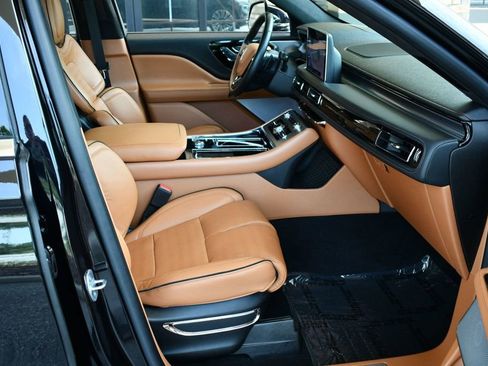 Used 2020 Lincoln Aviator Black Label w/ Dynamic Handling Package image 48