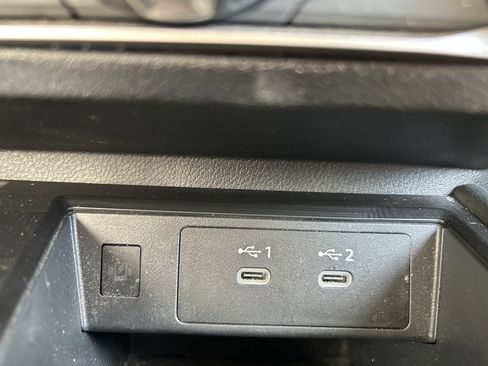 Used 2025 Nissan Kicks SV AWD/4WD image 29