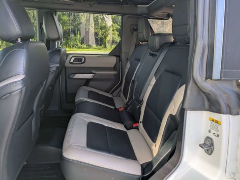 Used 2023 Ford Bronco Wildtrak AWD/4WD image 15