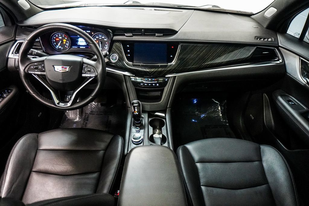 Used 2022 Cadillac XT6 Premium Luxury w/ Technology Package FWD image 13