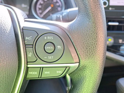 Used 2023 Toyota Camry LE image 20